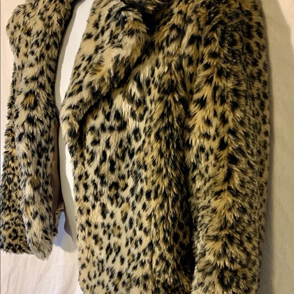 F21 Faux Fur Leopard Women’s Jacket Medium Soldout - Picture 2 of 7